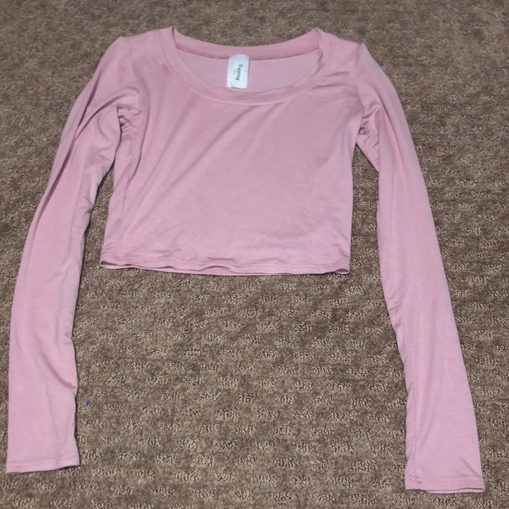 Long sleeve cropped pink tee